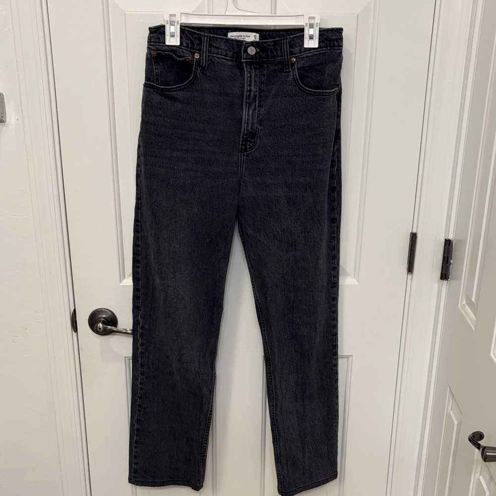Abercrombie & Fitch The ‘90s Straight Ultra High Rise Jeans in Black - Picture 2 of 4